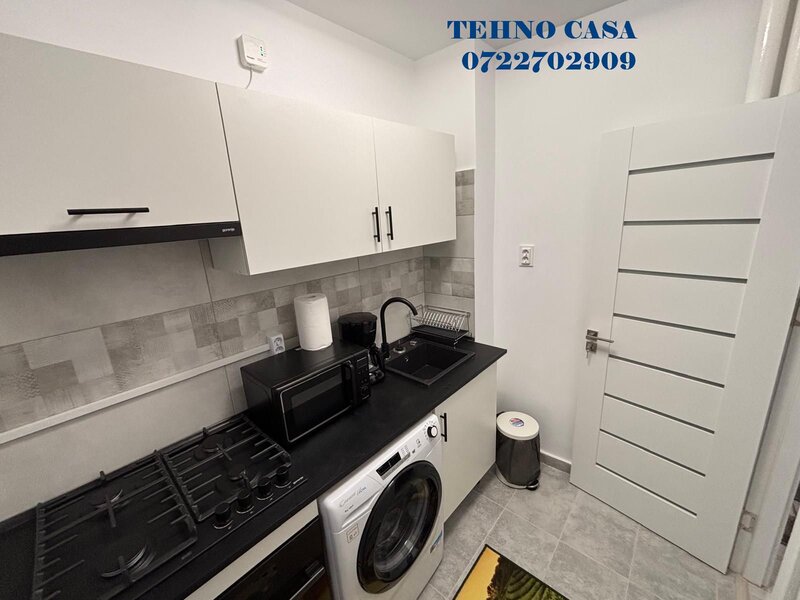 Titan chiar langa metrou, garsoniera lux, prima inchiriere, bloc mixt.